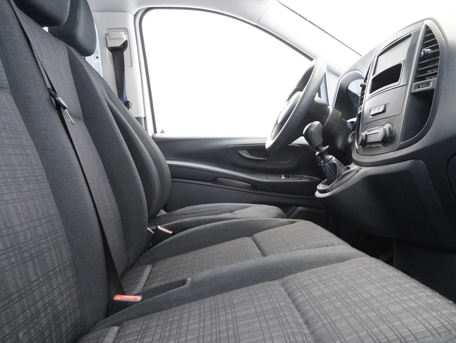 Fahrzeugabbildung Mercedes-Benz Vito Mixto 114 CDI RWD lang 6-SITZER/AHK