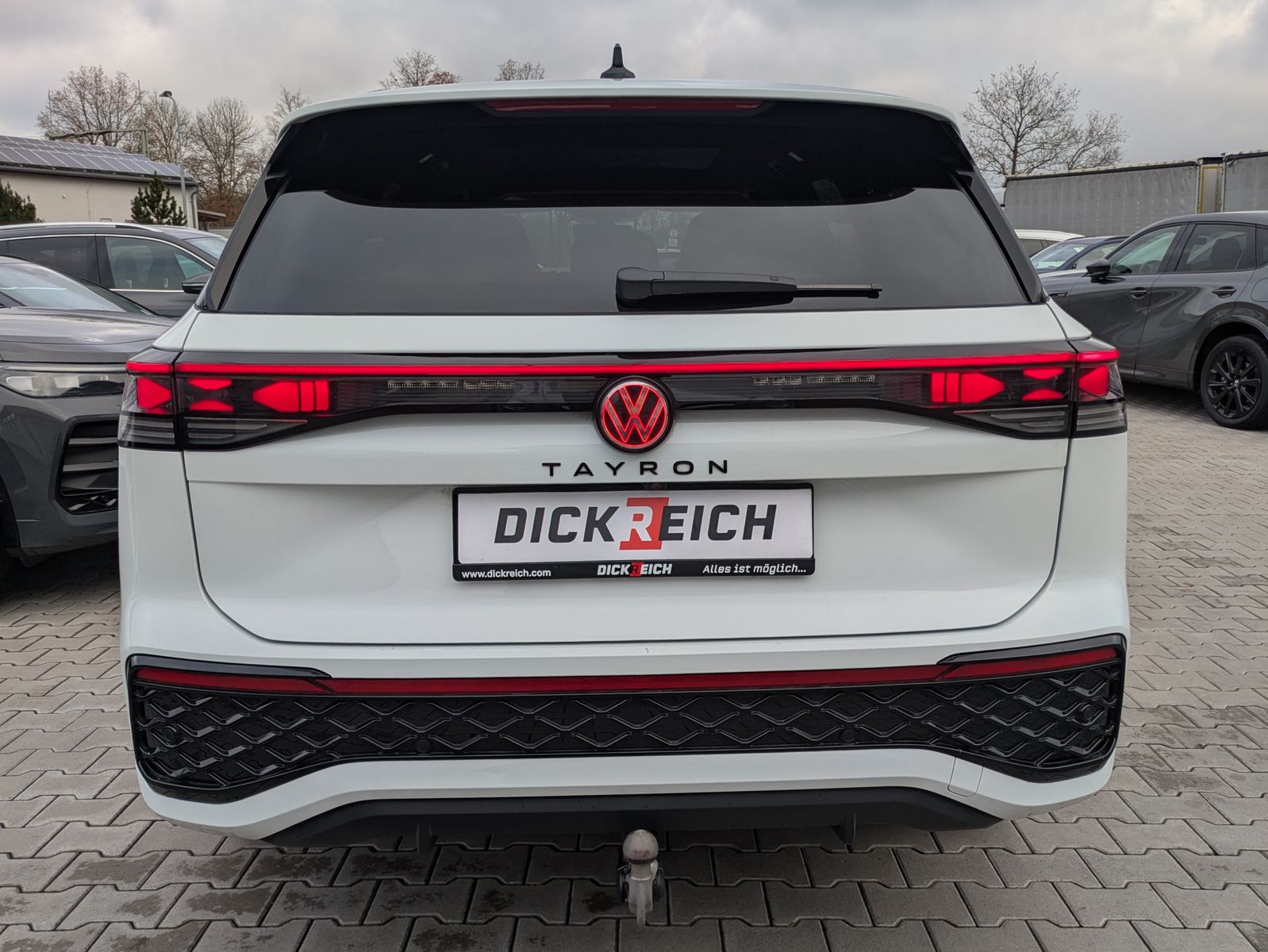 Fahrzeugabbildung Volkswagen Tayron 2.0 TDI 4M R-Line BLACK*7S*AHK*PANO*HUD