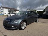 Skoda Octavia Lim. Drive*SHZ*Tüv Neu*Schalter*Carplay - Skoda Octavia Drive mit Benzin-Antrieb