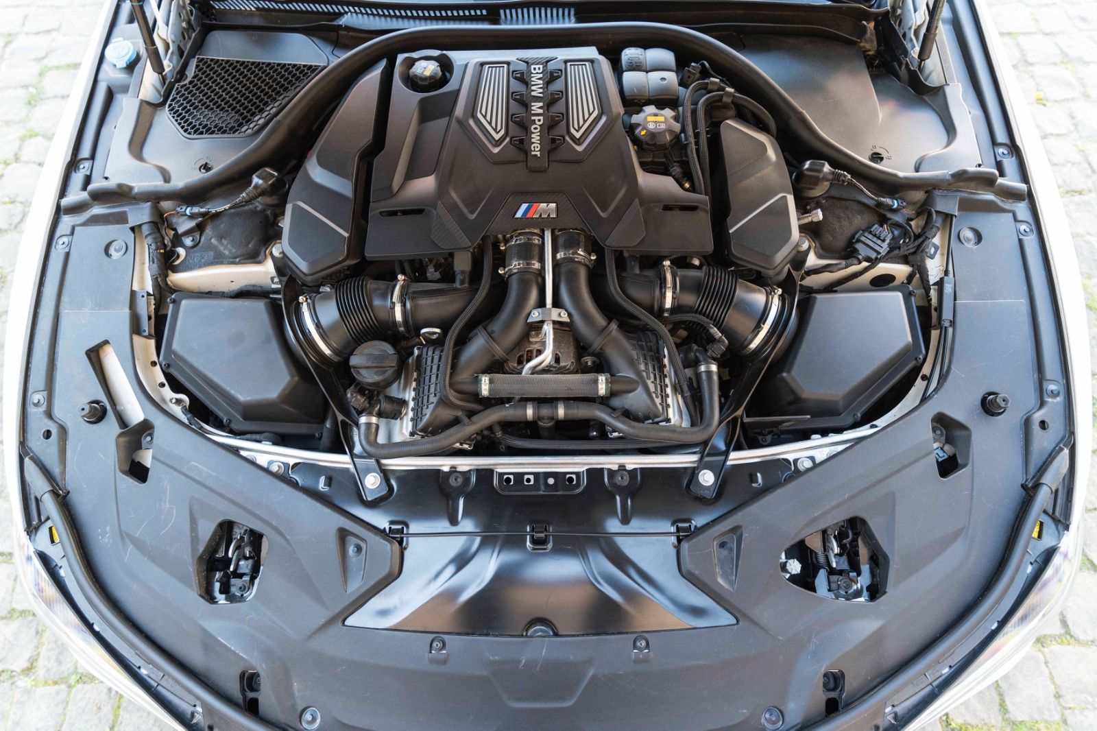 Fahrzeugabbildung BMW M8 Cabrio Competition LASER B&W ACC 3D SOFTCLOSE