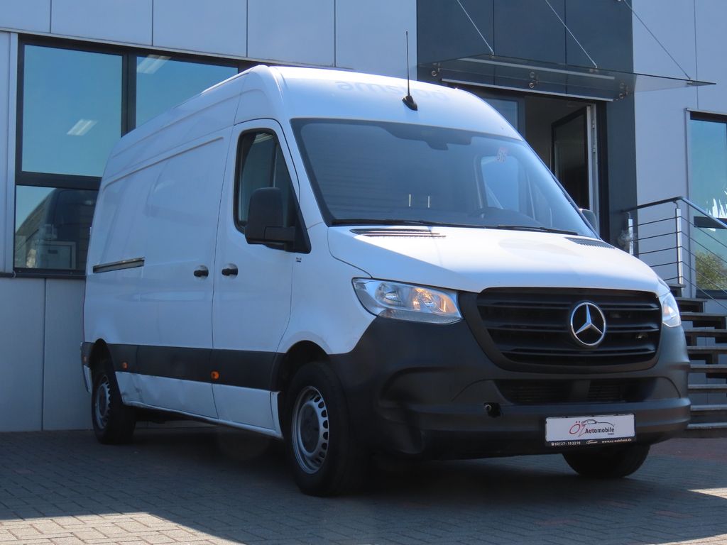 Image of Mercedes-Benz Sprinter