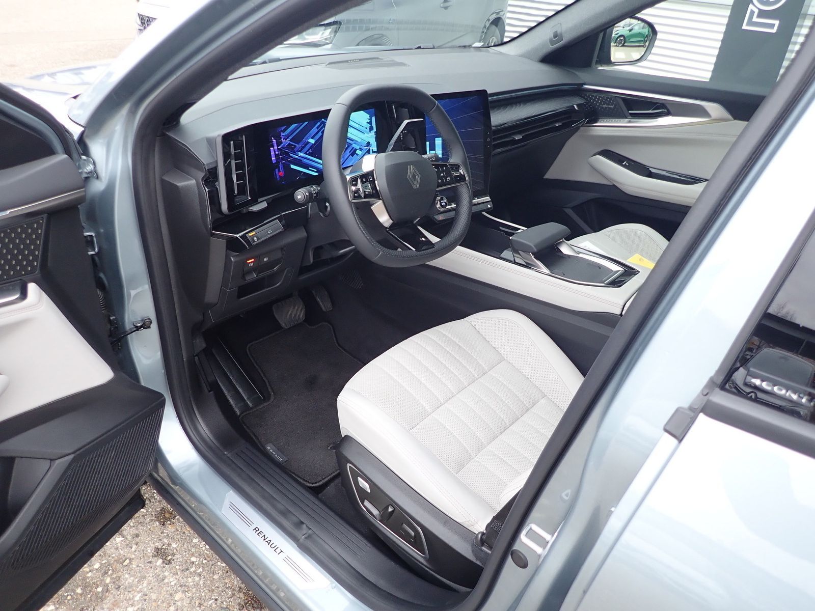 Fahrzeugabbildung Renault Espace 6 Iconic Full Hybrid E-Tech 200 5-Sitzer