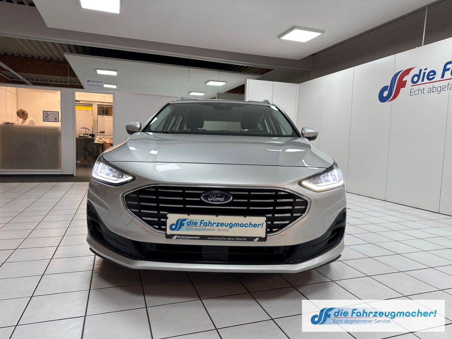 Fahrzeugabbildung Ford Focus Turnier Titanium Navi LED ACC El. Heckklap