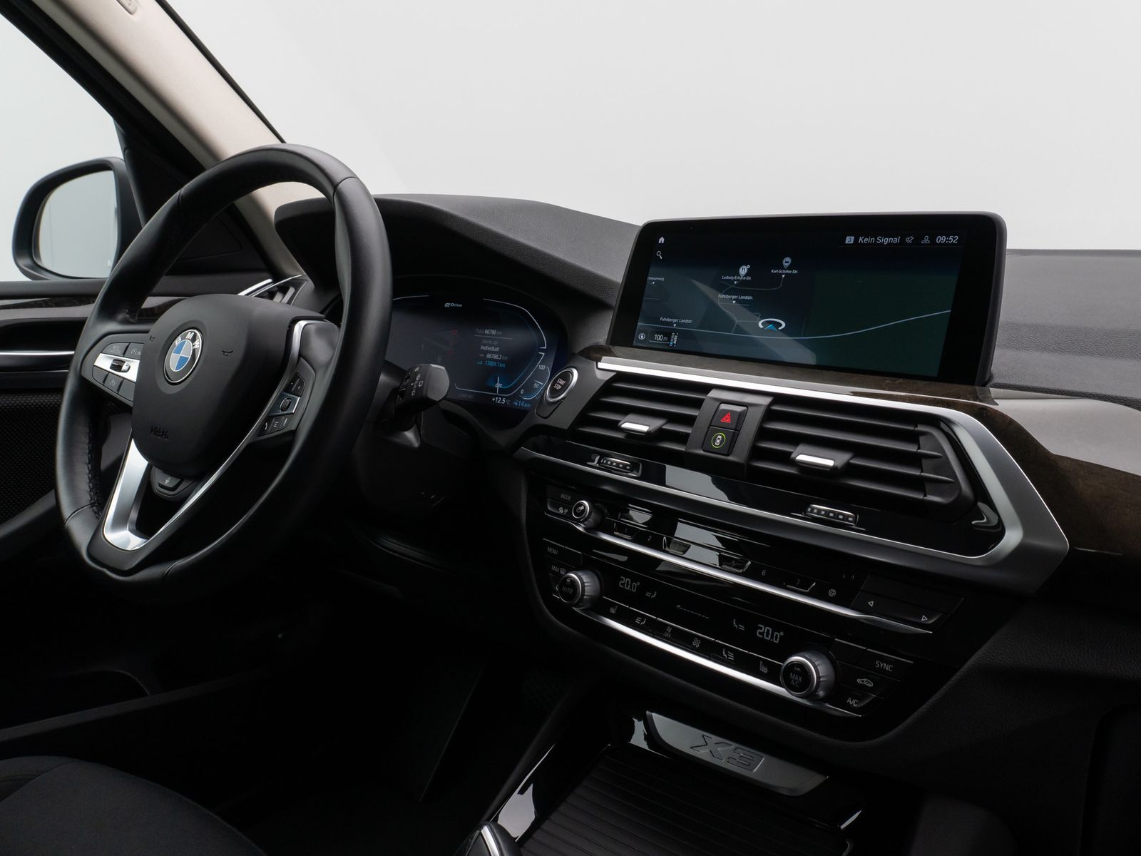 Fahrzeugabbildung BMW X3 xD30e Kamera DAB HiFi Lenkrhzg Komfort Alarm