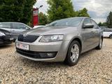 Skoda Octavia 1.6 TDI Green tec Ambition PDC Bi-Xenon - Skoda Octavia: Limousine