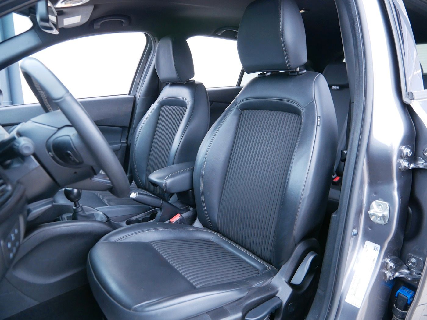 Fahrzeugabbildung Fiat Tipo Kombi 1.4 T-Jet S-Design Kamera NAVI SHZ AL