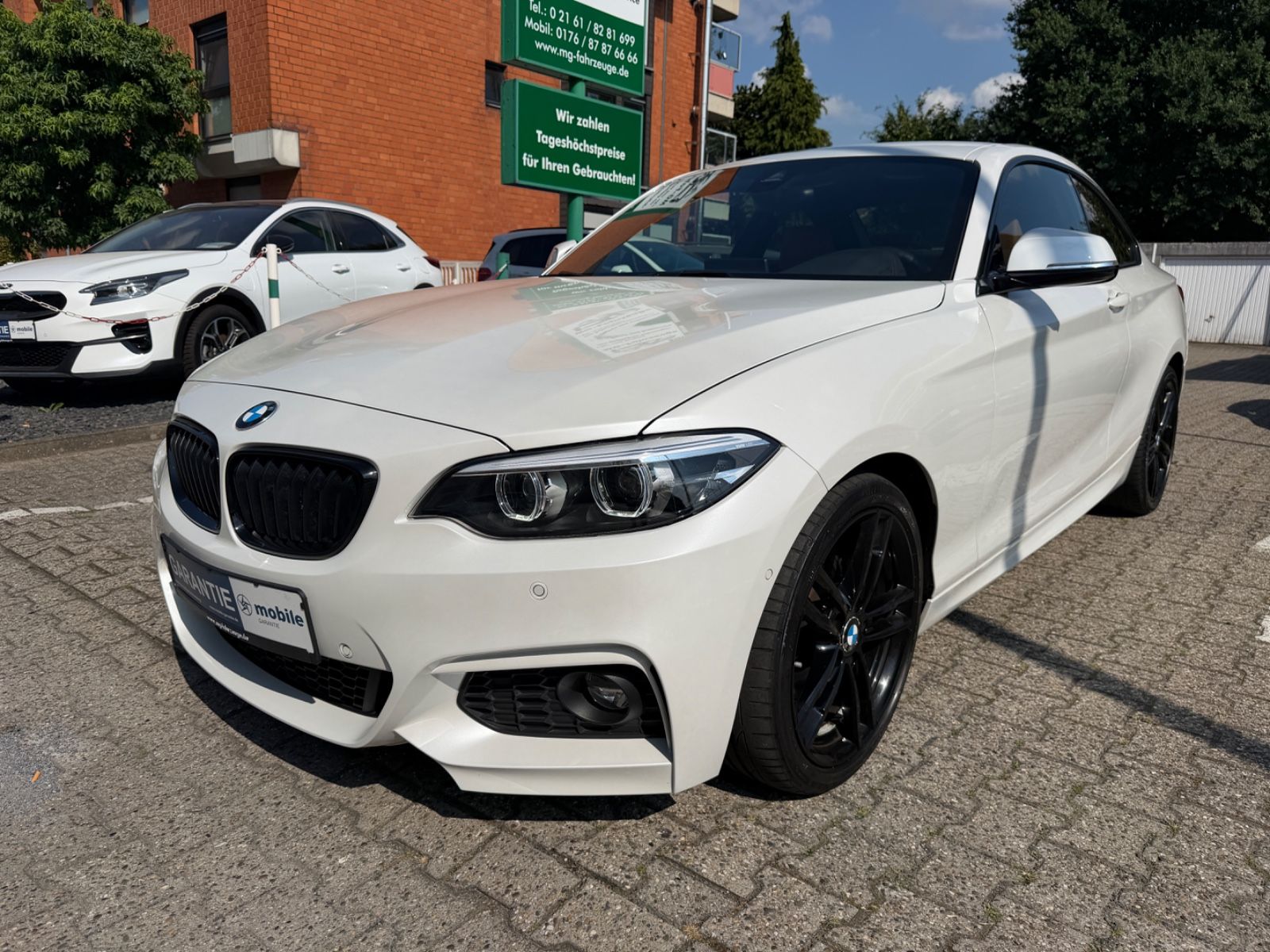 Fahrzeugabbildung BMW 230i Coupe M SPORT AUTOMATIK LED LEDER CAR PLAY