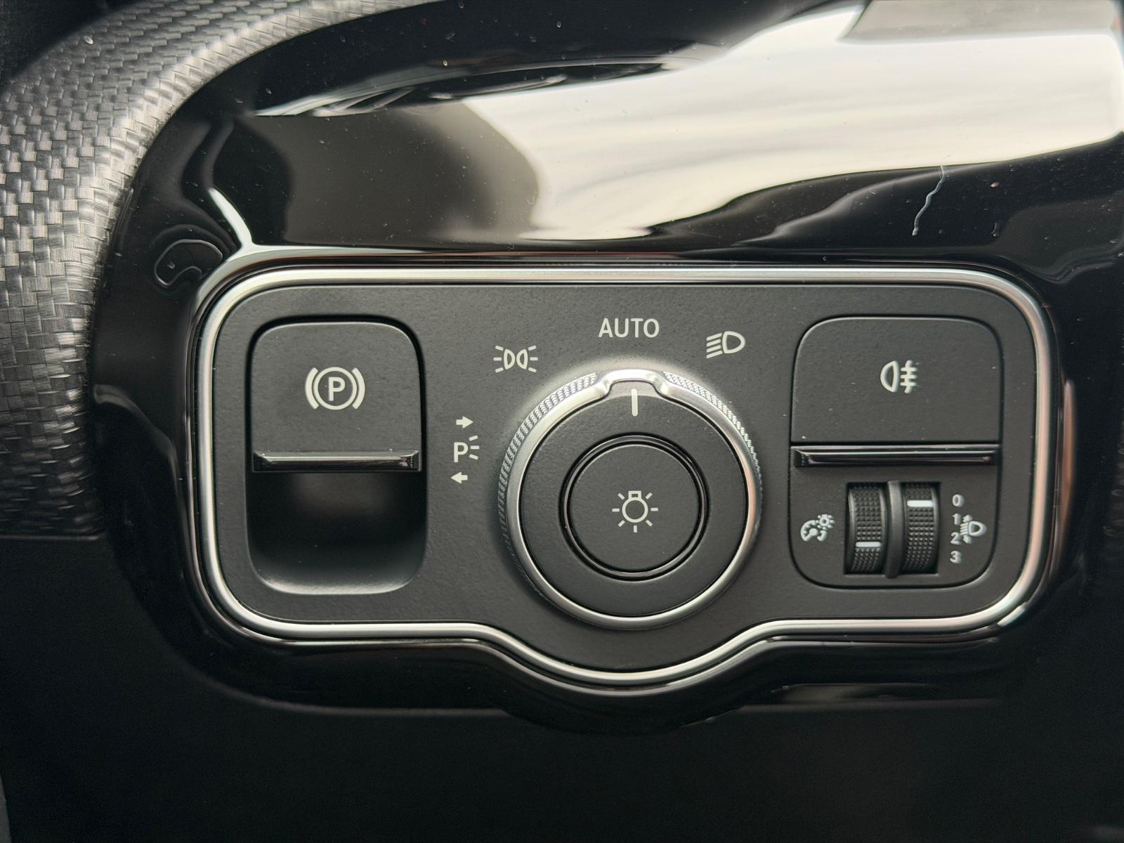 Mercedes-Benz A-Class d 8G-DCT CarPlay Spur DAB MBUX PDC SHZ Alu, миниатюра 27