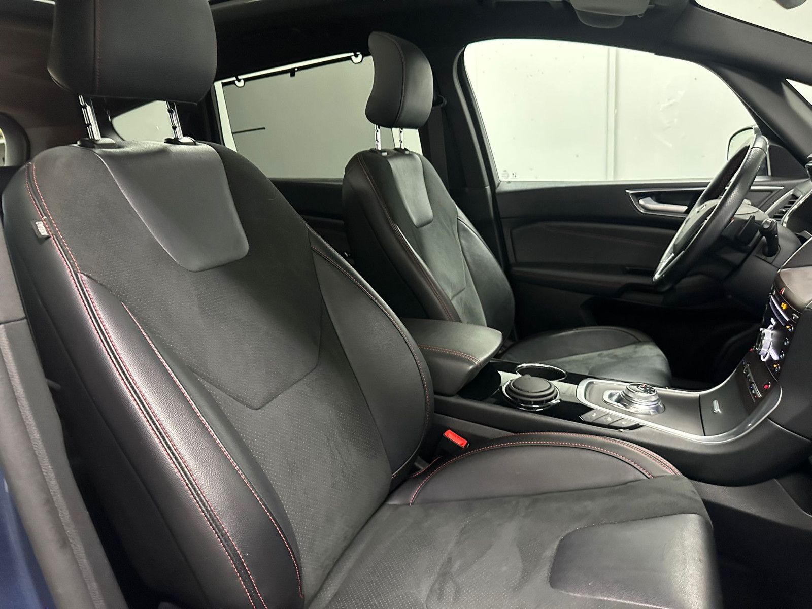 Fahrzeugabbildung Ford S-Max 2.0 EcoBst. ST-Line 7-Sitzer*AHK*SDH*PANO*