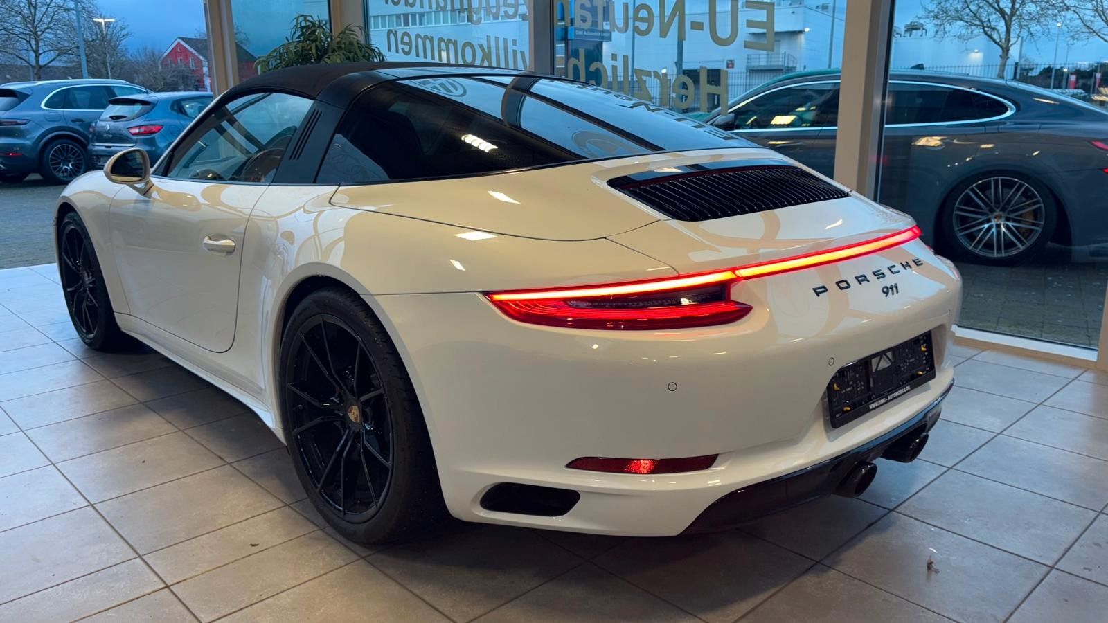 Fahrzeugabbildung Porsche 991/911 Targa 4 SAGA Sport Chrono