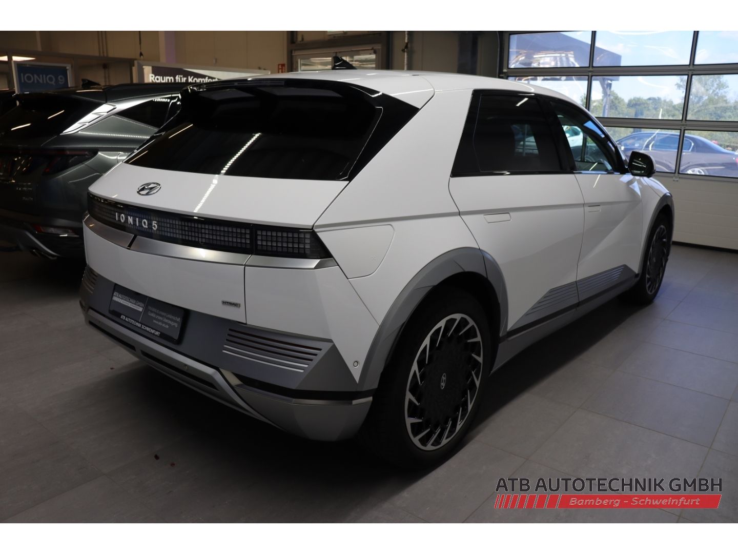 Fahrzeugabbildung Hyundai IONIQ 5 UNIQ 72,6 kWh 4WD 91,9% SOH HUD Navi Sou