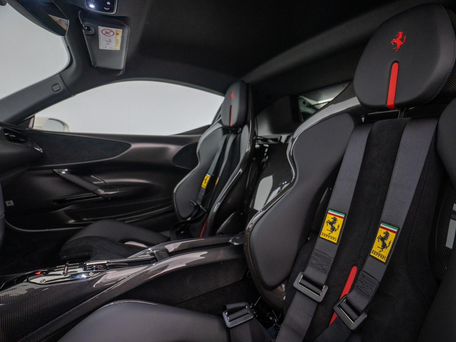 Ferrari SF90 Stradale ASSETTO FIORANO