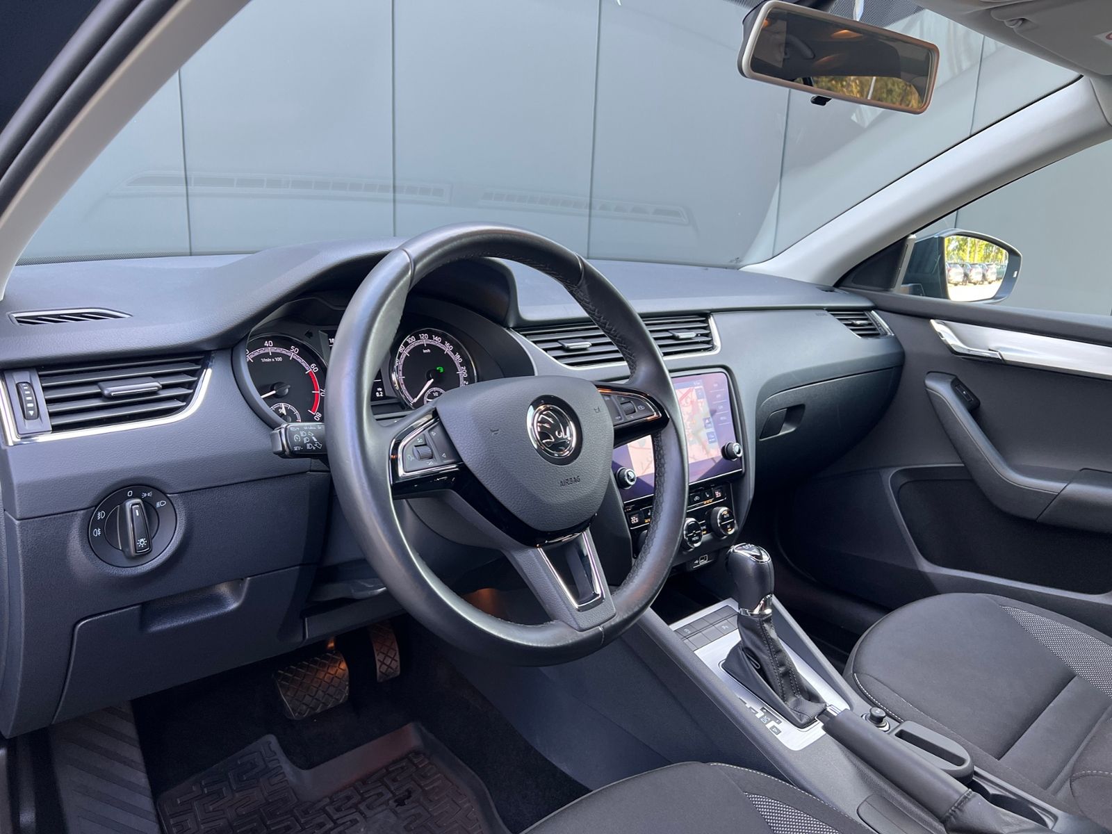 Fahrzeugabbildung SKODA Octavia III Combi Ambition 1.5 TSI DSG *Navi, Cl