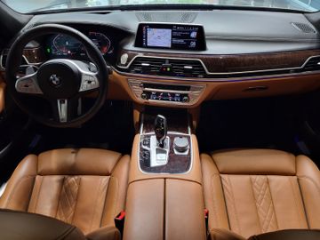 BMW 750 - 10