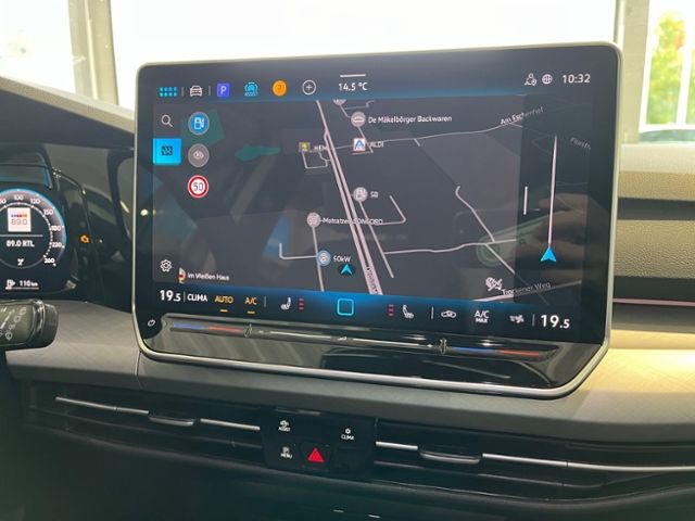 Fahrzeugabbildung Volkswagen Golf 1.5 TSI LIFE NAVI GJR LED KAMERA