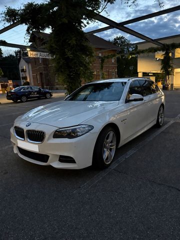 BMW BMW 520d xDrive Touring M Sport Head-up TÜ...
