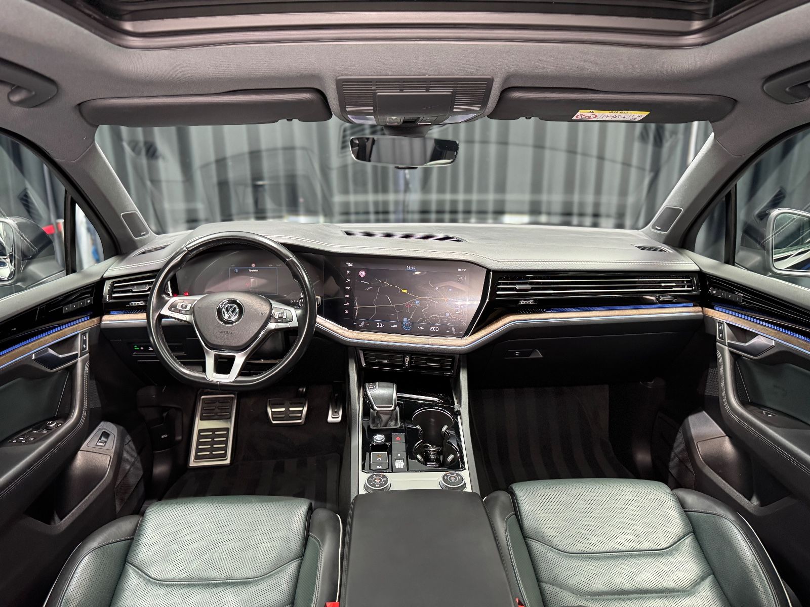 Fahrzeugabbildung Volkswagen Touareg 4.0 TDI V8 Atmosphere 4Motion|R-LINE|AHK