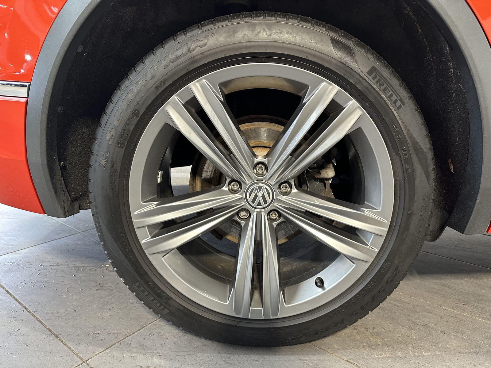 Fahrzeugabbildung Volkswagen Tiguan Allspace 4M R-Line NAV+LED+PANO+AHK+ACC