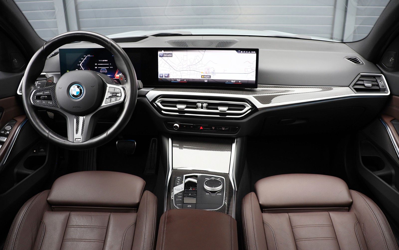 BMW 330e Touring xDrive M HUD 360° H&K SHZ TOTW R19 foto 25
