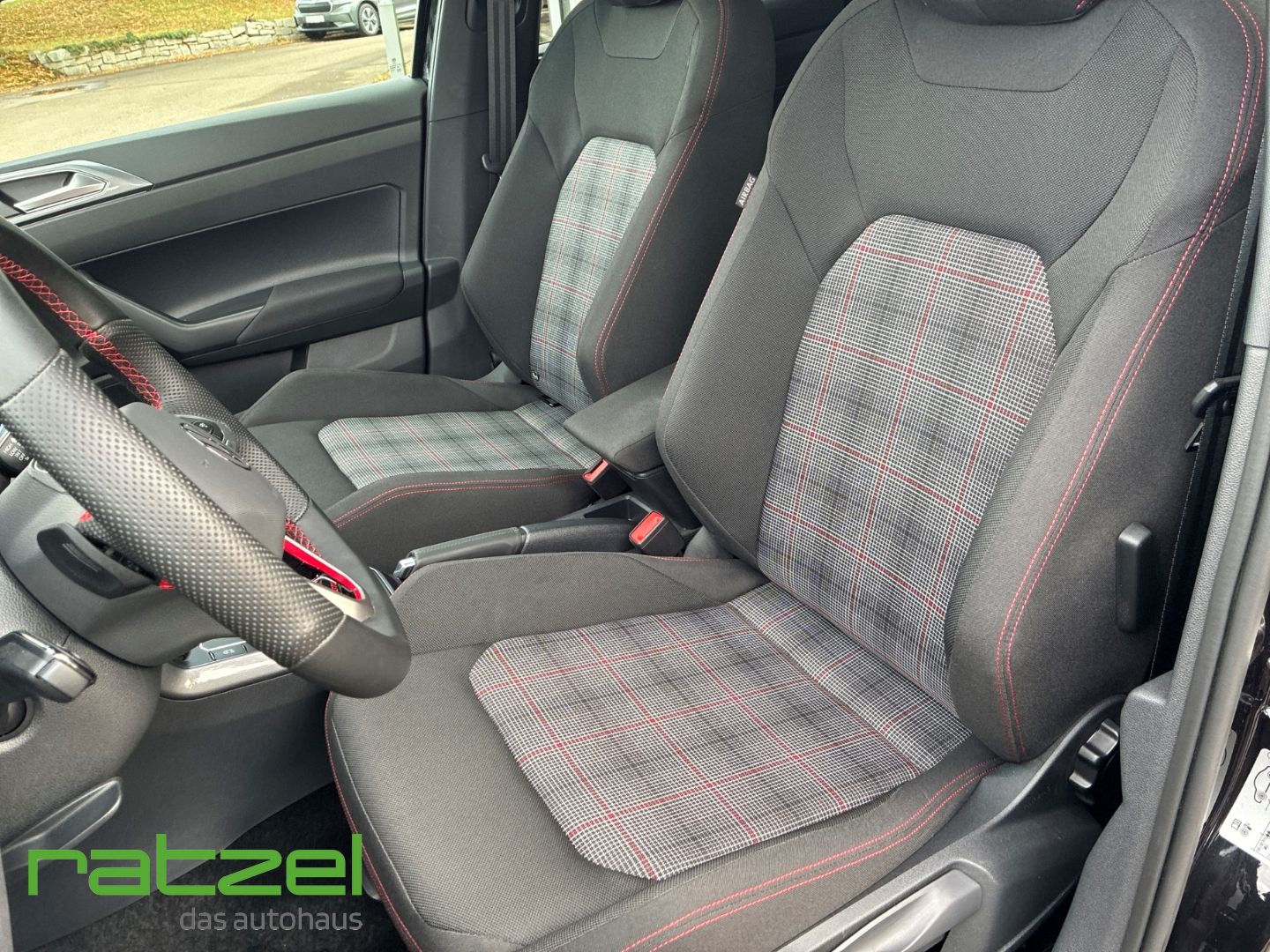 Fahrzeugabbildung Volkswagen Polo 2.0 TSI GTI El. Panodach Digitales Cockpit