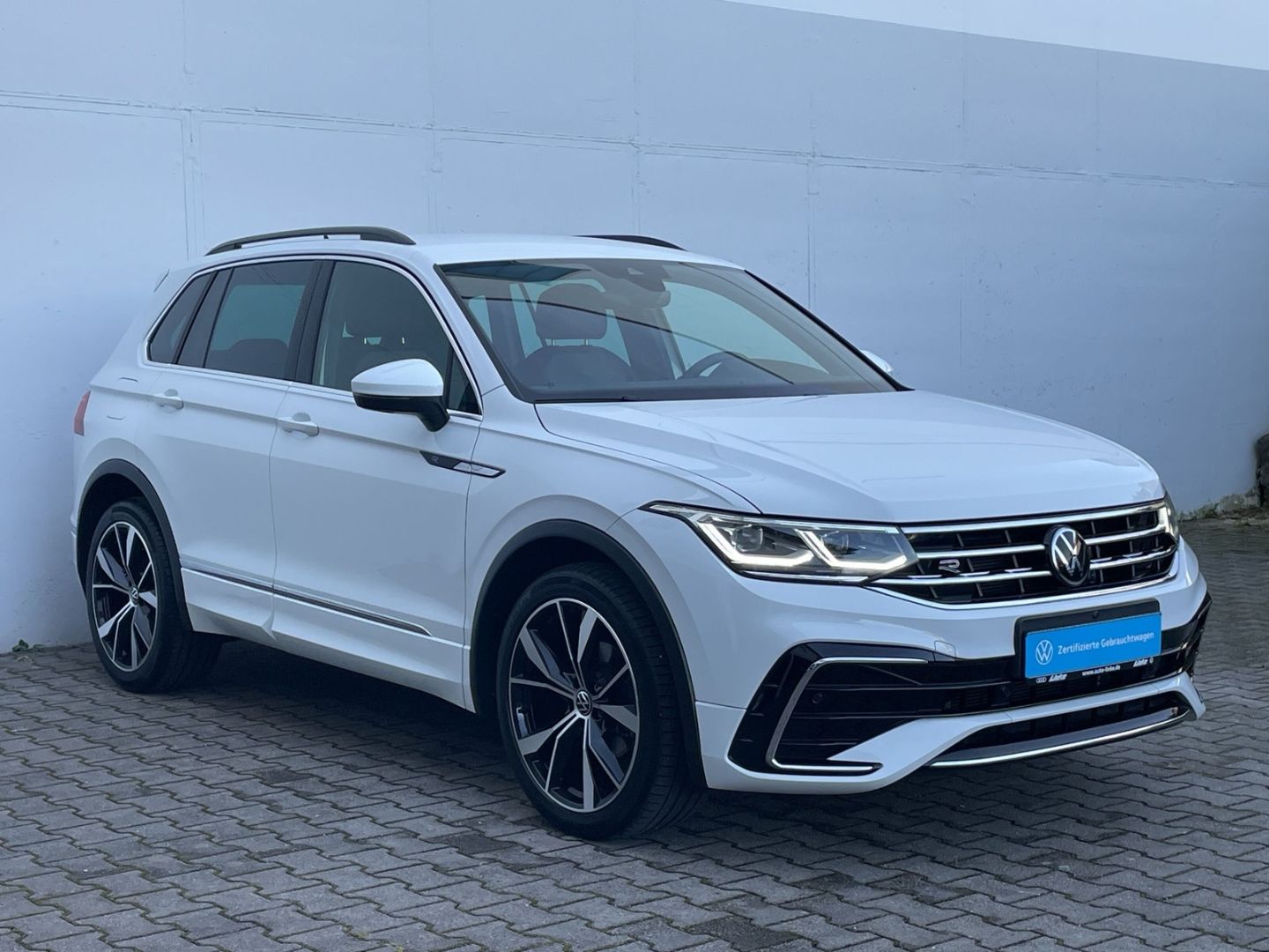 Tiguan 2.0 TDI DSG R-Line AHK/Matrix/360°Kamera/