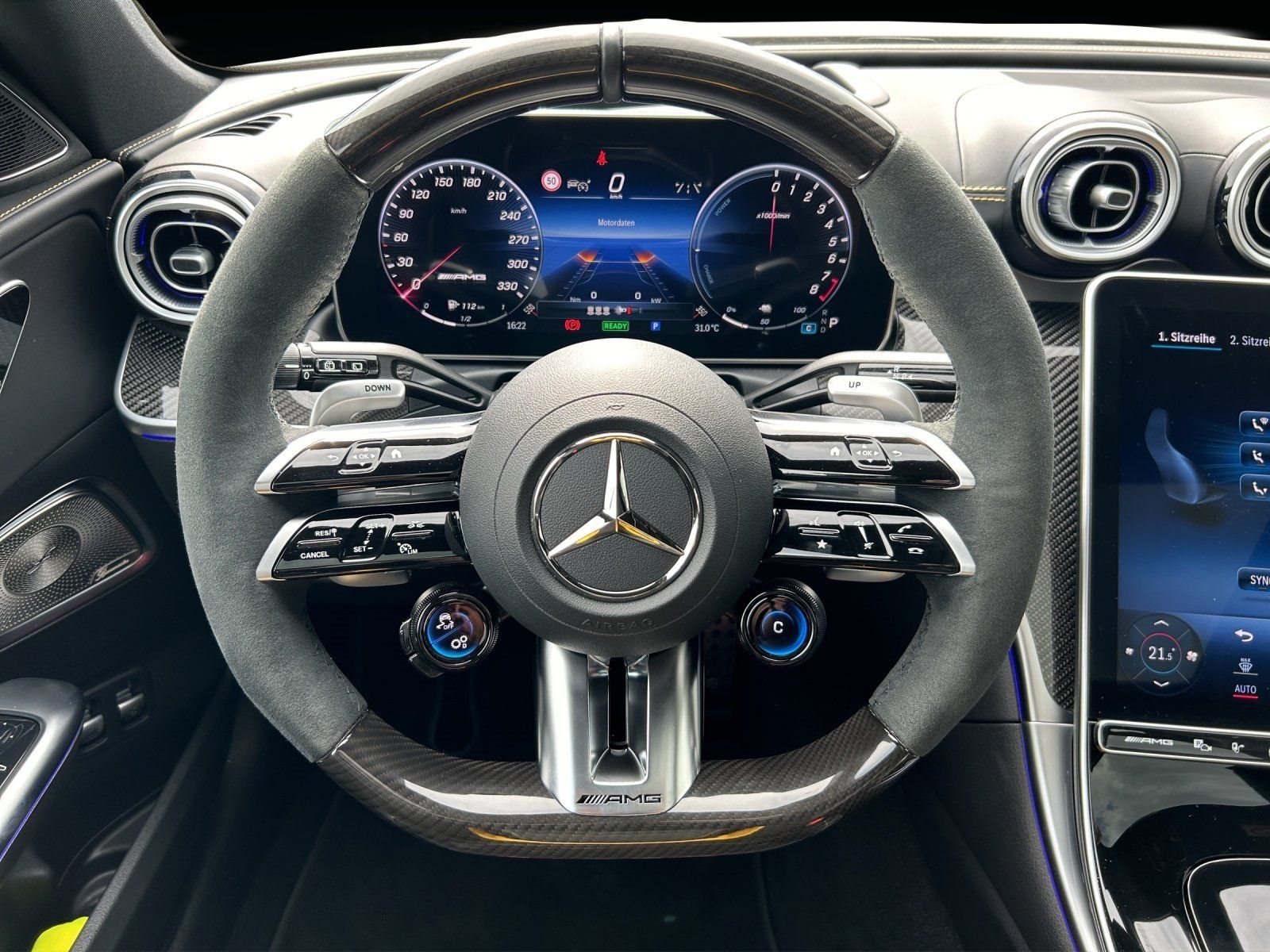 Fahrzeugabbildung Mercedes-Benz C63SE T €144.835-Perf.Sitz DISTRO AERO Pano Memo
