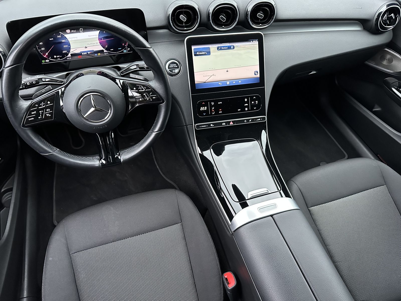 Fahrzeugabbildung Mercedes-Benz C 220d T Avantgarde NAV+LED+BURMESTER+ACC+V-COCK