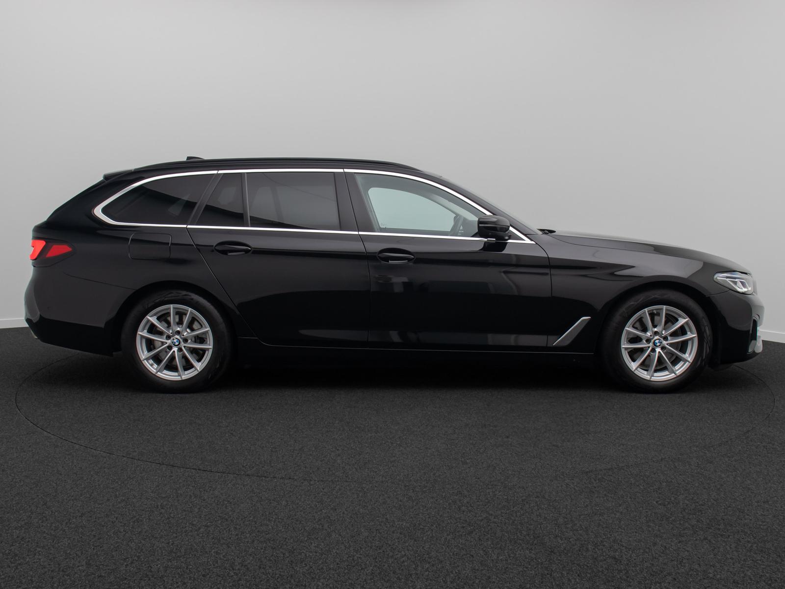 BMW 520d ACC 360°HUD DAB Panorama 4xKlima Komfort