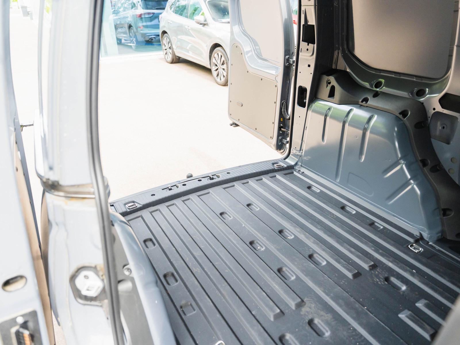 Volkswagen Caddy Cargo 2.0 TDI Boden Klima Shz AHK GJR