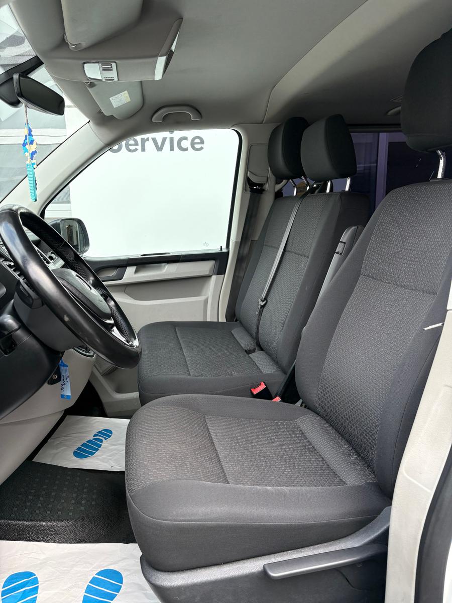 Volkswagen T6 Bus Caravelle Automatic 6 Sitzer