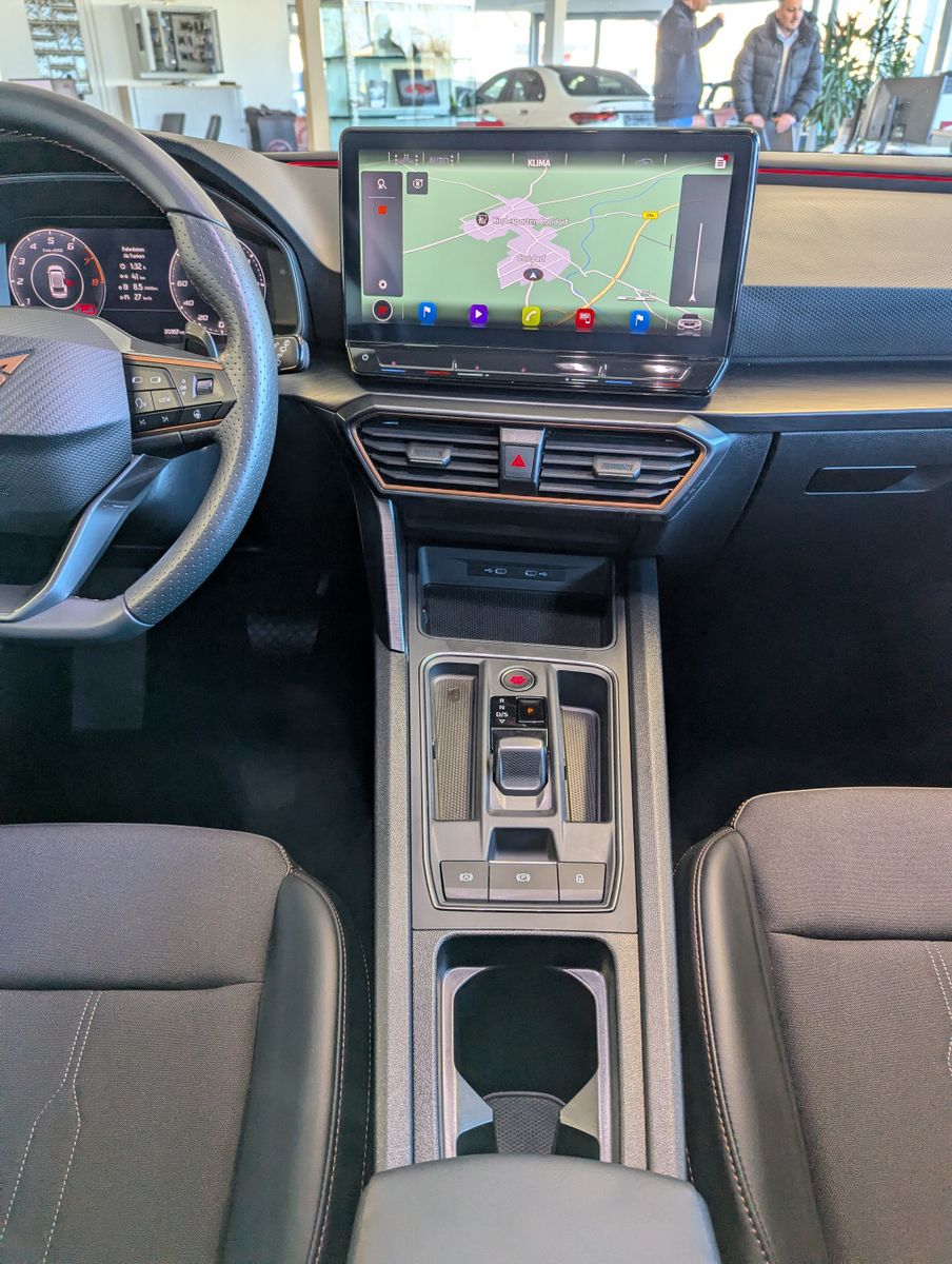 Fahrzeugabbildung CUPRA Leon 1.5eTSI DSG Matrix Cam Vision+ Full Link