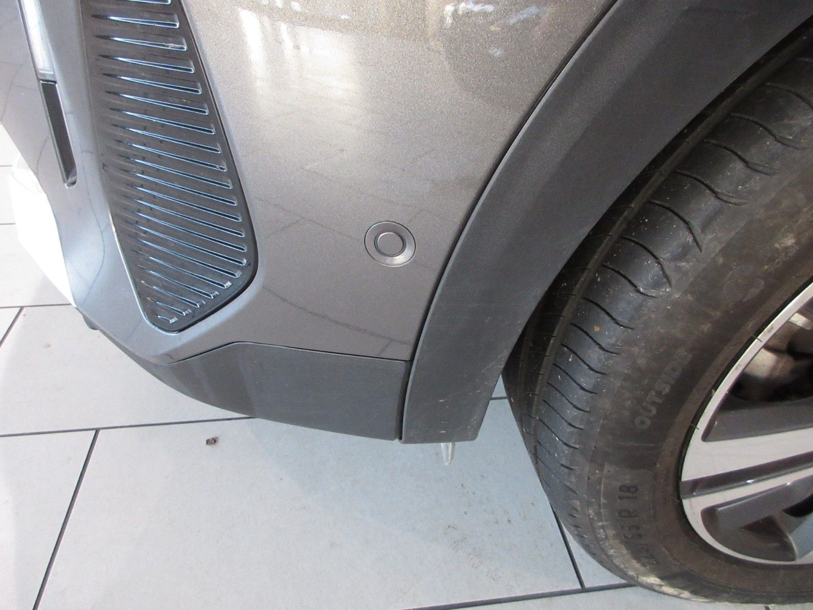 Fahrzeugabbildung Peugeot 5008 Allure 1.2T LED/NAVI/AHK/R´CAM/BLIS