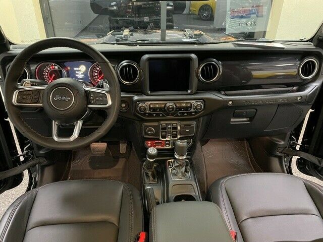 Fahrzeugabbildung Jeep 392 UNLIMITED RUBICON 6.4L-V8 SKY ONE TOP MY 23
