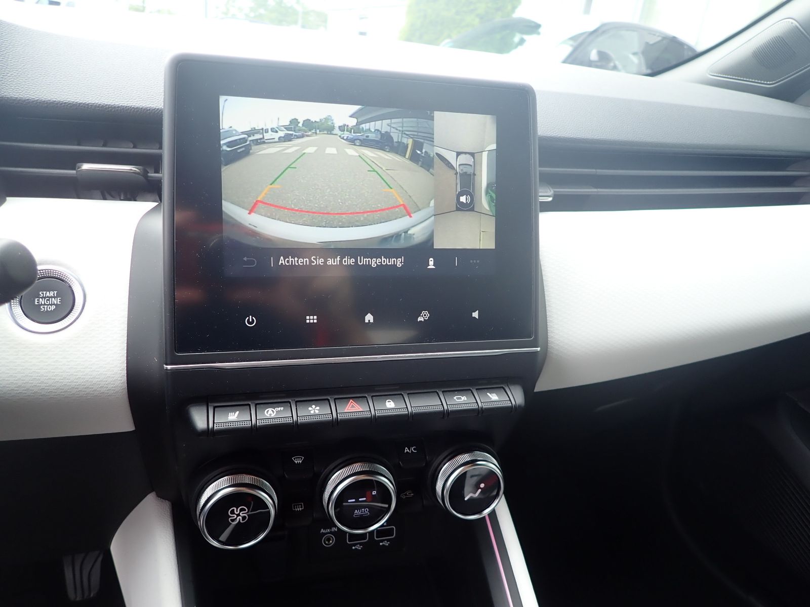 Fahrzeugabbildung Renault Clio Techno TCe 90 X-Tronic