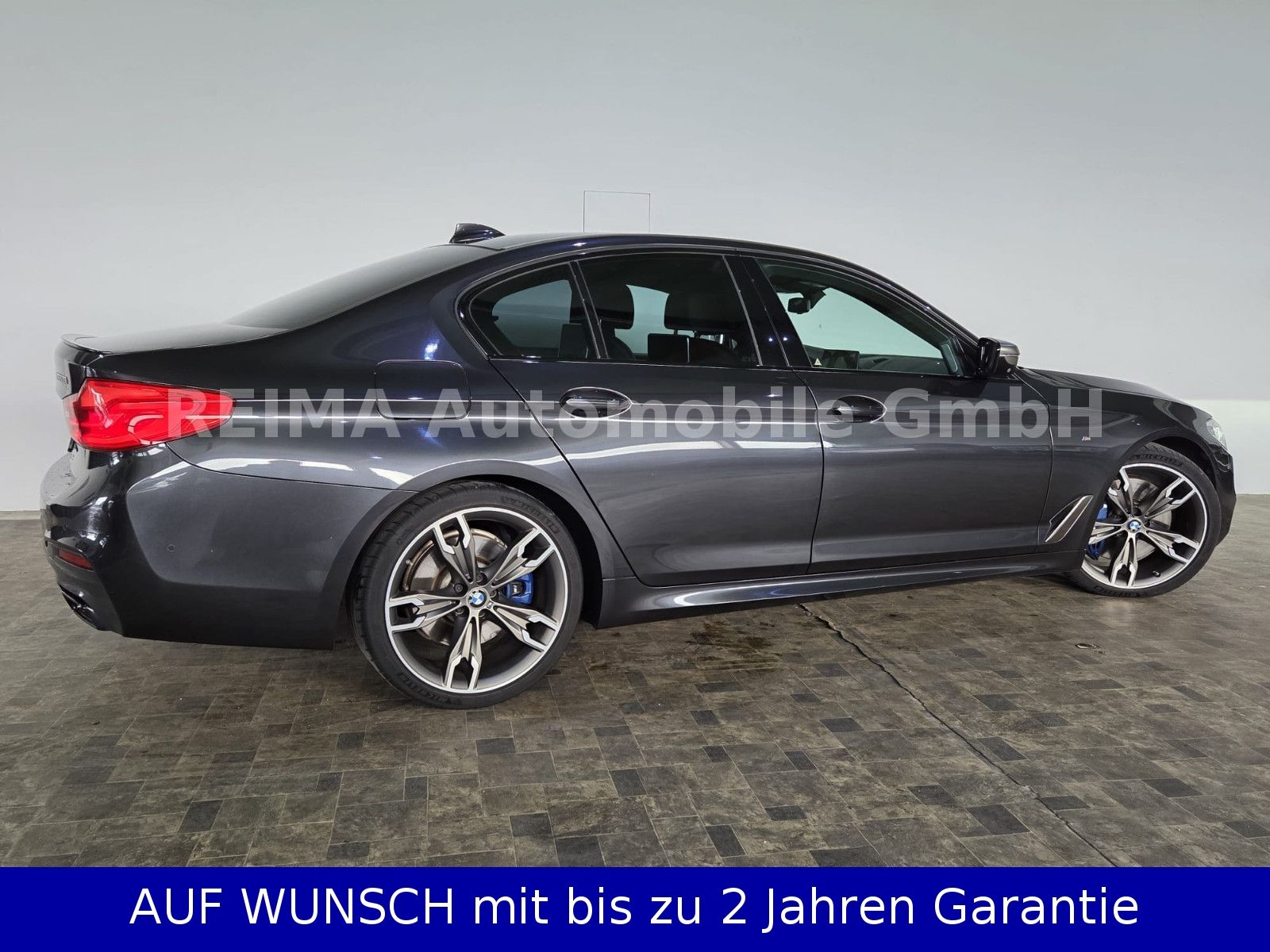Fahrzeugabbildung BMW M550 i xDrive, Pano, LED, HUD, Massage