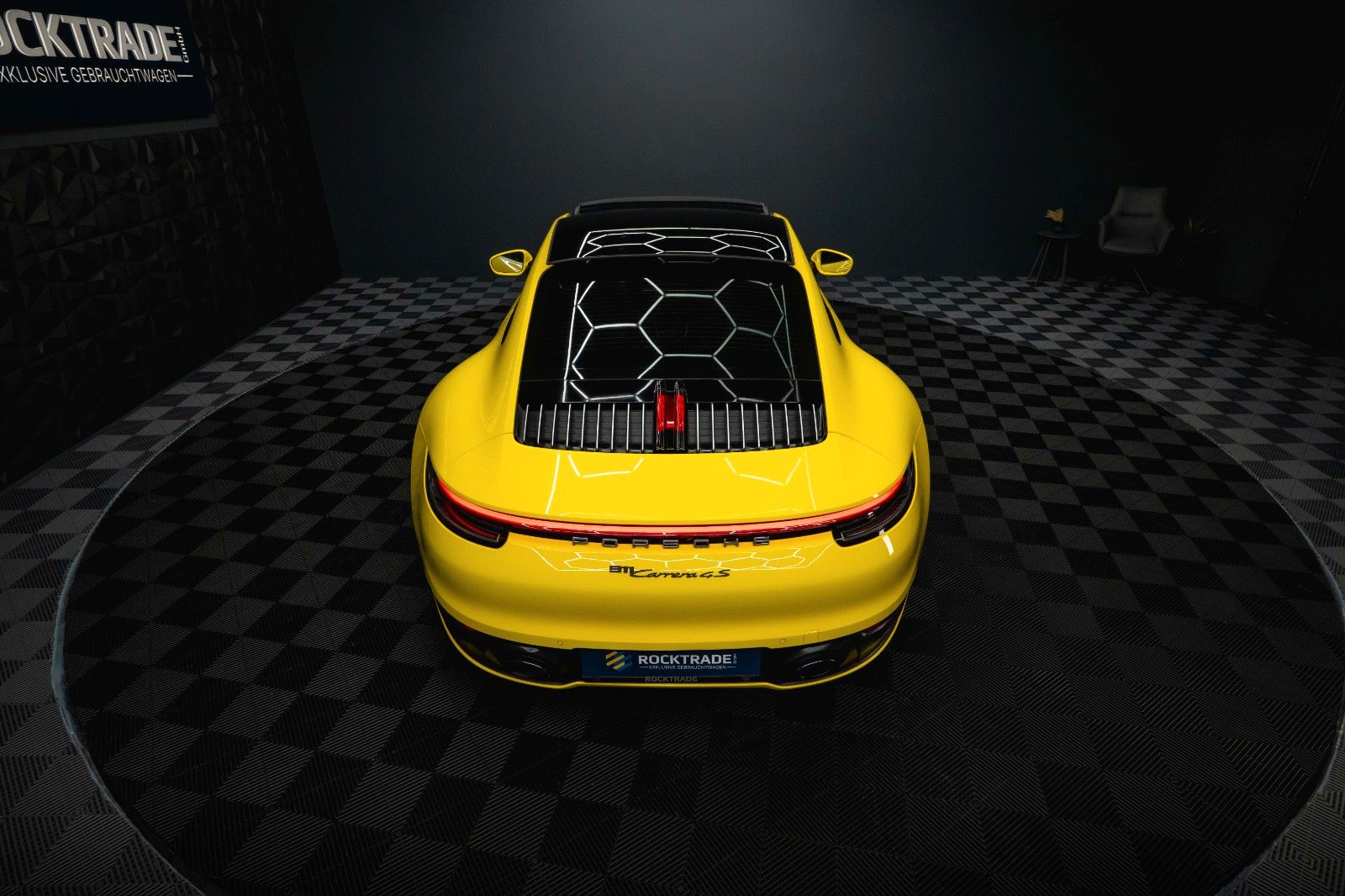 Fahrzeugabbildung Porsche 992 911 Carrera 4 S Sport-Chrono *Pano*LED*BOSE*