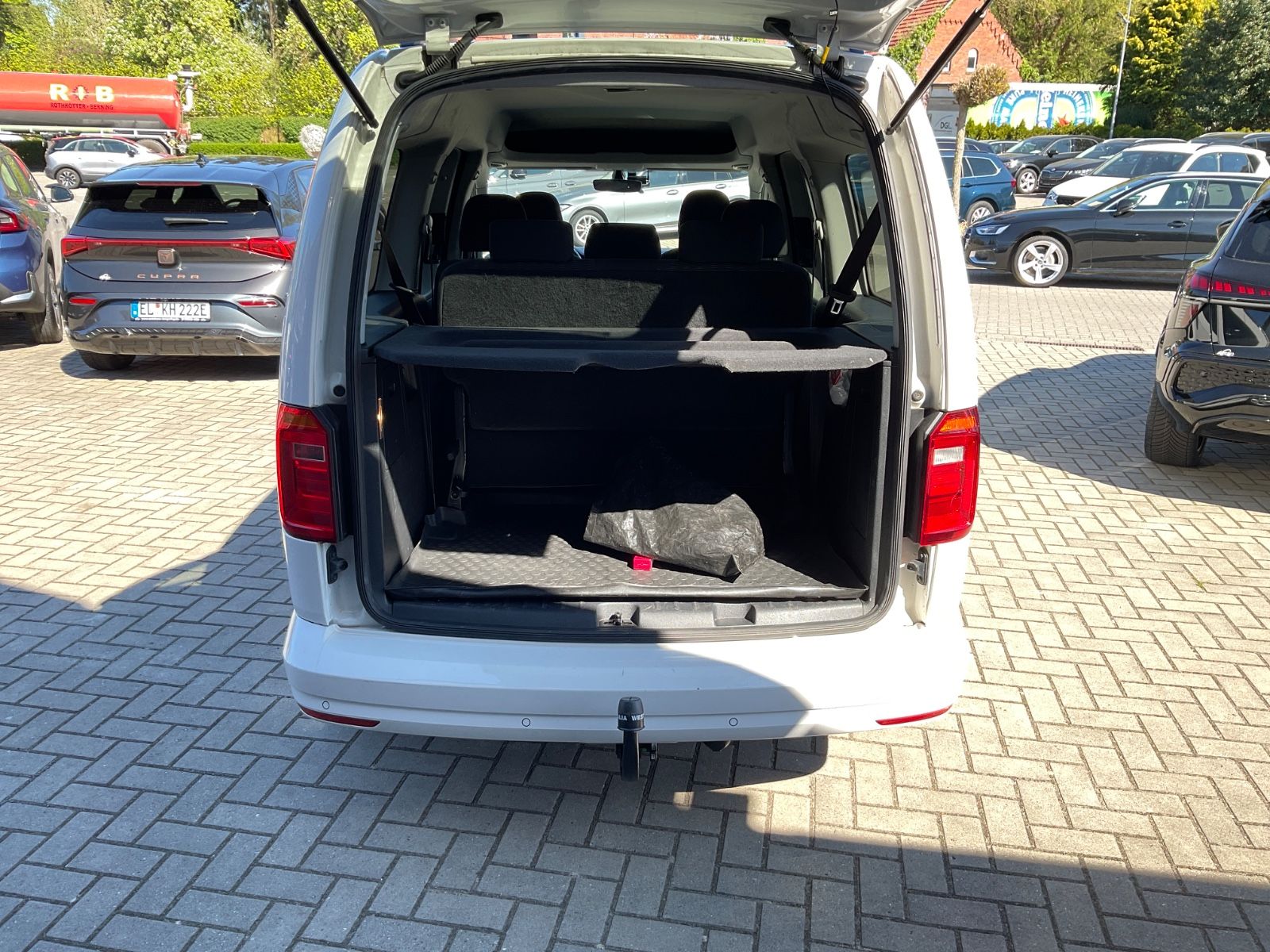 Fahrzeugabbildung Volkswagen Caddy Maxi 2,0TDI DSG Comfort 7 Sitze,AHK,ACC,