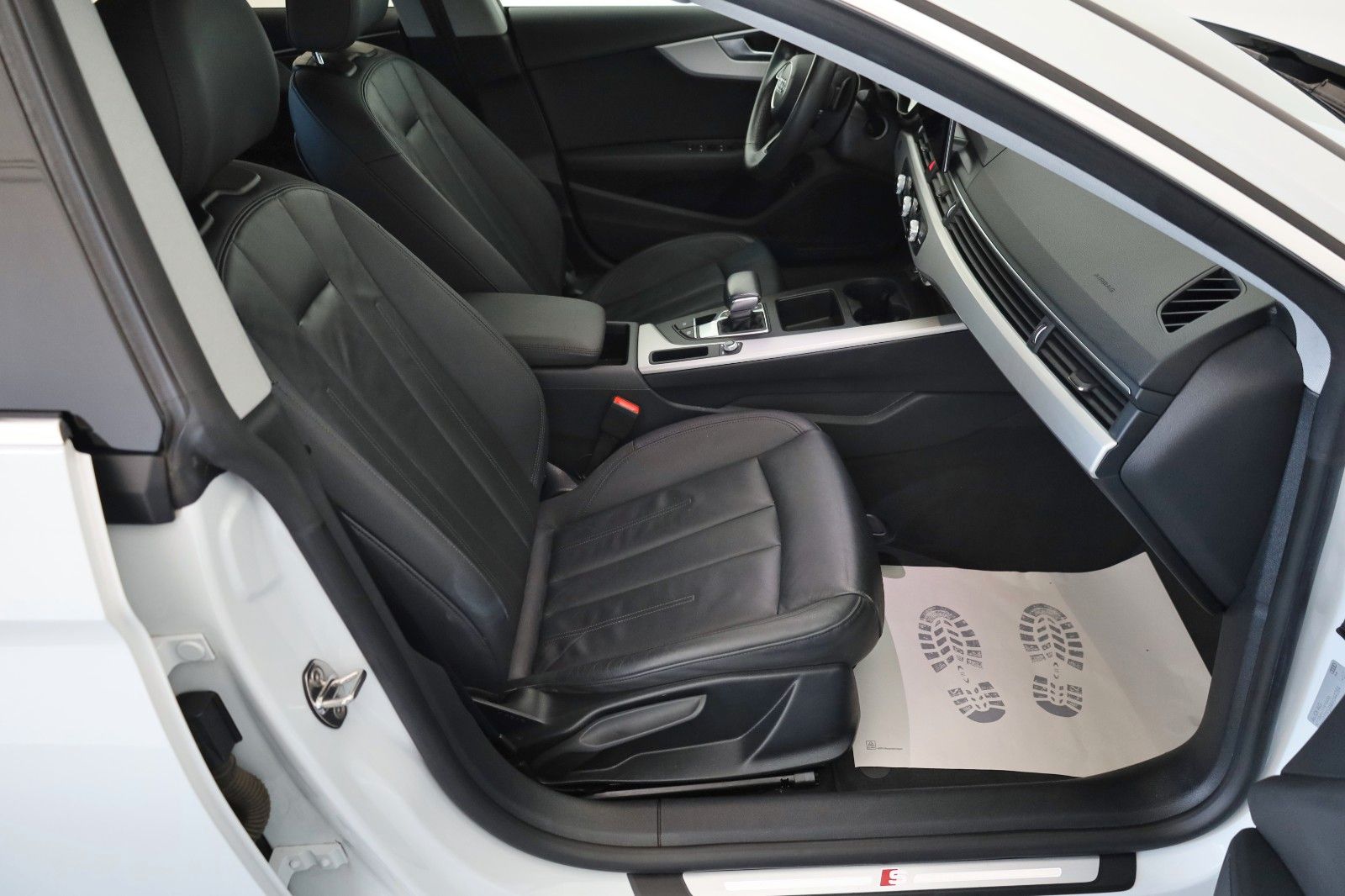 Fahrzeugabbildung Audi A5 Sportback 40 TFSI S line, Leder, Kamera, AHK