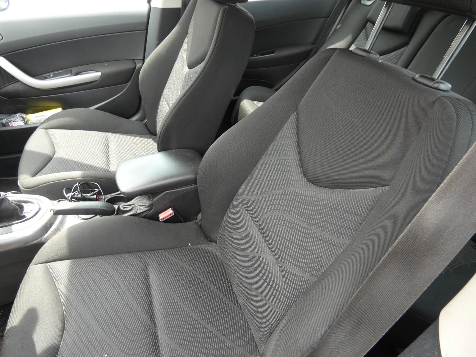 Peugeot 308 2012 — photo 13