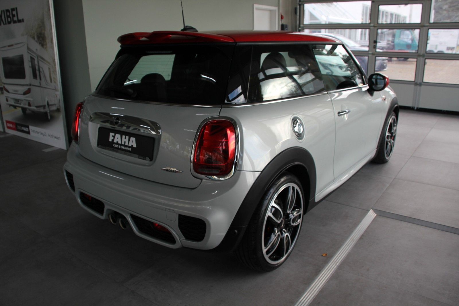 Fahrzeugabbildung MINI John Cooper Works