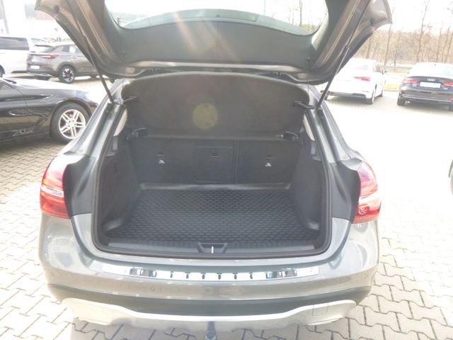 Fahrzeugabbildung Mercedes-Benz GLA 200 >AUT/AHK/NAV/KAM/LED-Licht/LEDER<
