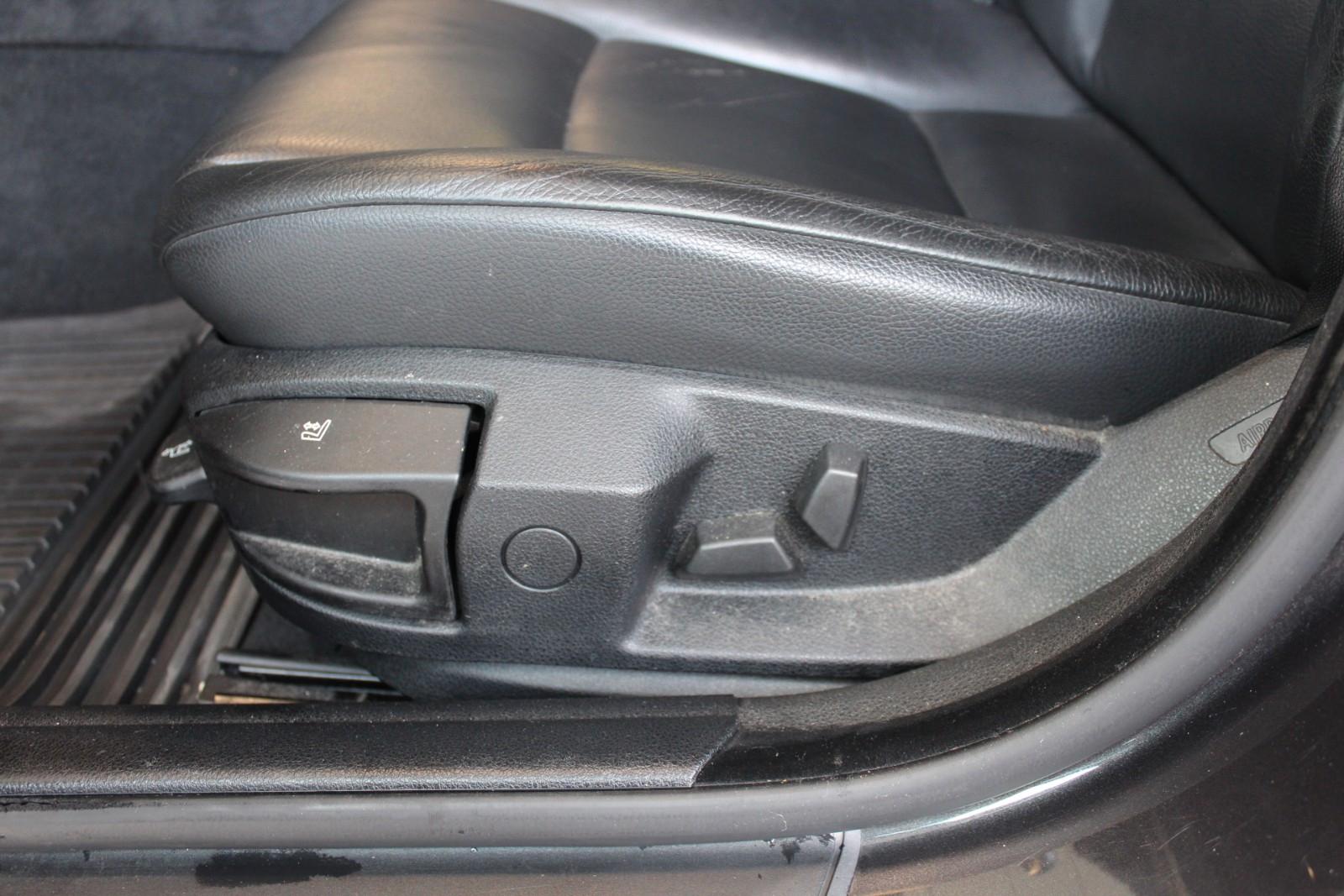 BMW 530 d Touring 245 ch • Boîte auto • 1ère Main - Cuir Dakota • Attelage • Bi-Xénon