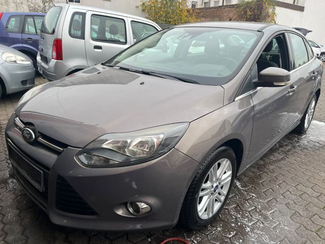 Ford Focus 1,0 Lim. Titanium Stufenheck