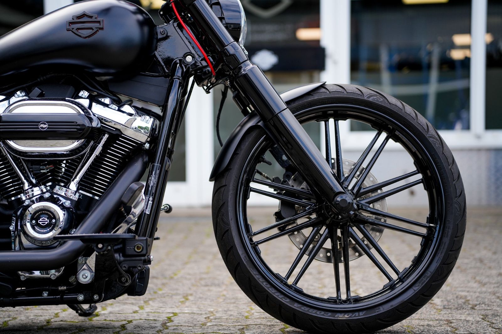 Fahrzeugabbildung Harley-Davidson FXBRS Softail Breakout 114 cui - JEKILL&HYDE -