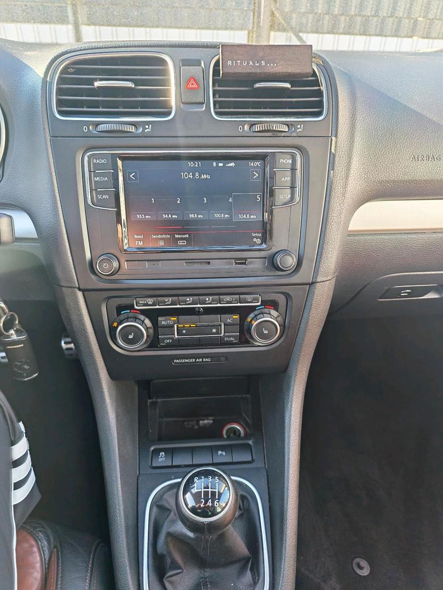 Volkswagen Golf 2010 — photo 11