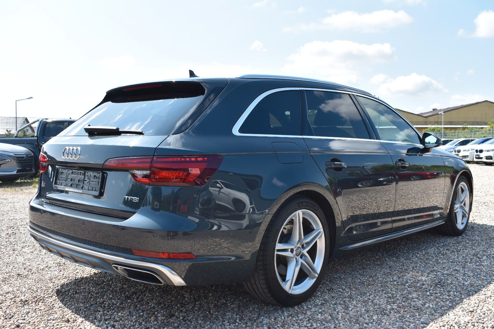 Fahrzeugabbildung Audi A4 Avant 35 TFSI sport S-line Service neu
