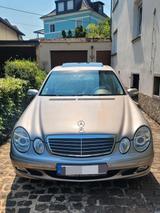 Mercedes-Benz Mercedes Benz E200 NGT - Mercedes-Benz E 200: Ngt