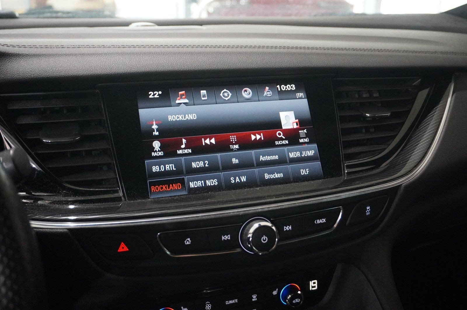 Fahrzeugabbildung Opel Insignia B ST 2.0T INNOV. 4X4 NAVI/OPC/KAMERA