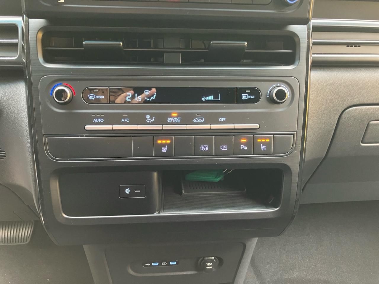 Fahrzeugabbildung Hyundai STARIA Cargo *Navi-Pak*V2L-Pak*Winter-Pak*Licht-