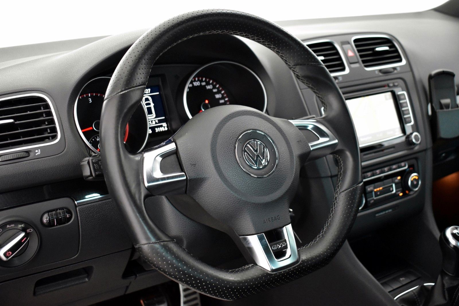 Fahrzeugabbildung Volkswagen Golf VI GTD Navi,SH,PDC,8-fach bereift